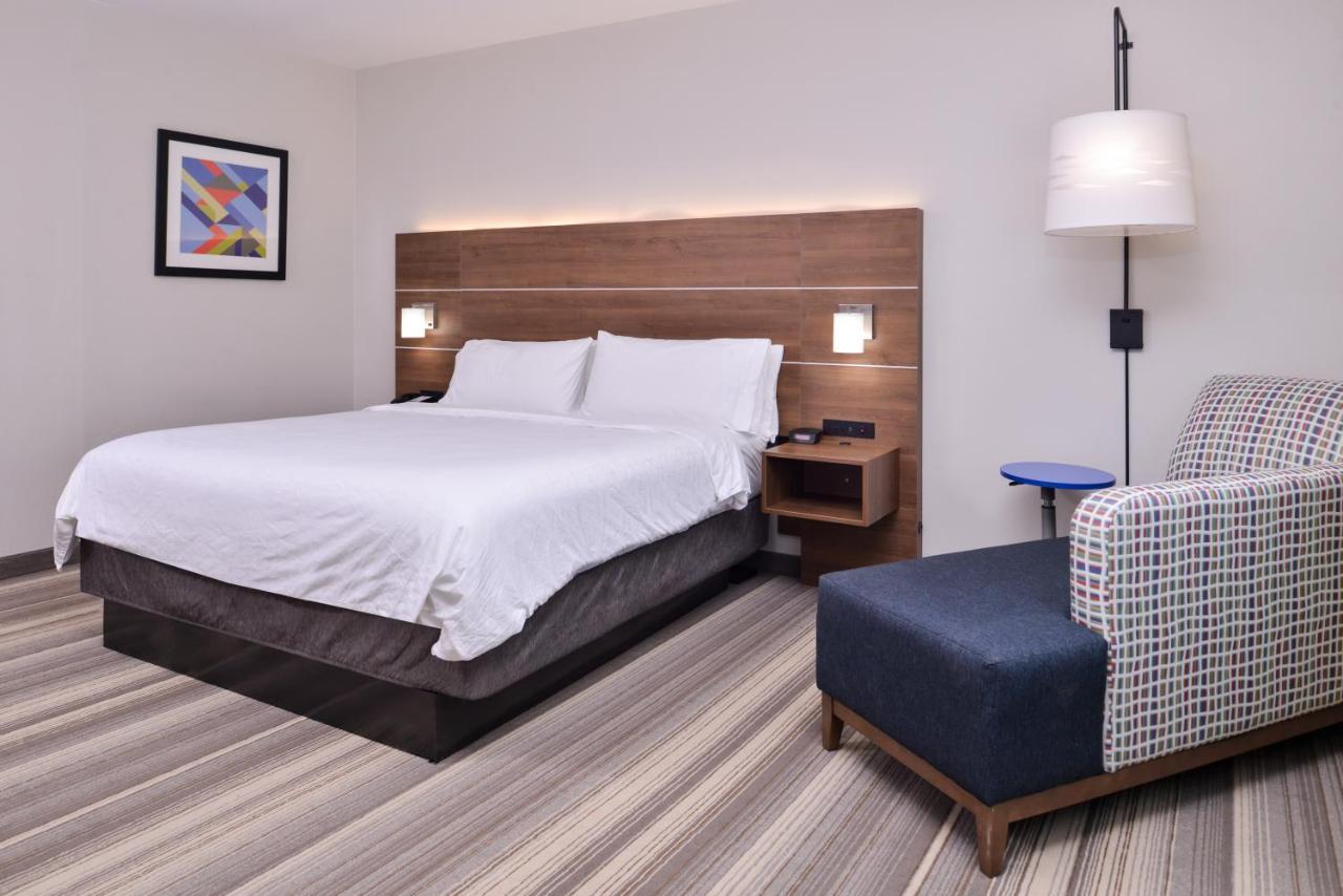 Holiday Inn Express Hotel & Suites Elgin By Ihg Extérieur photo