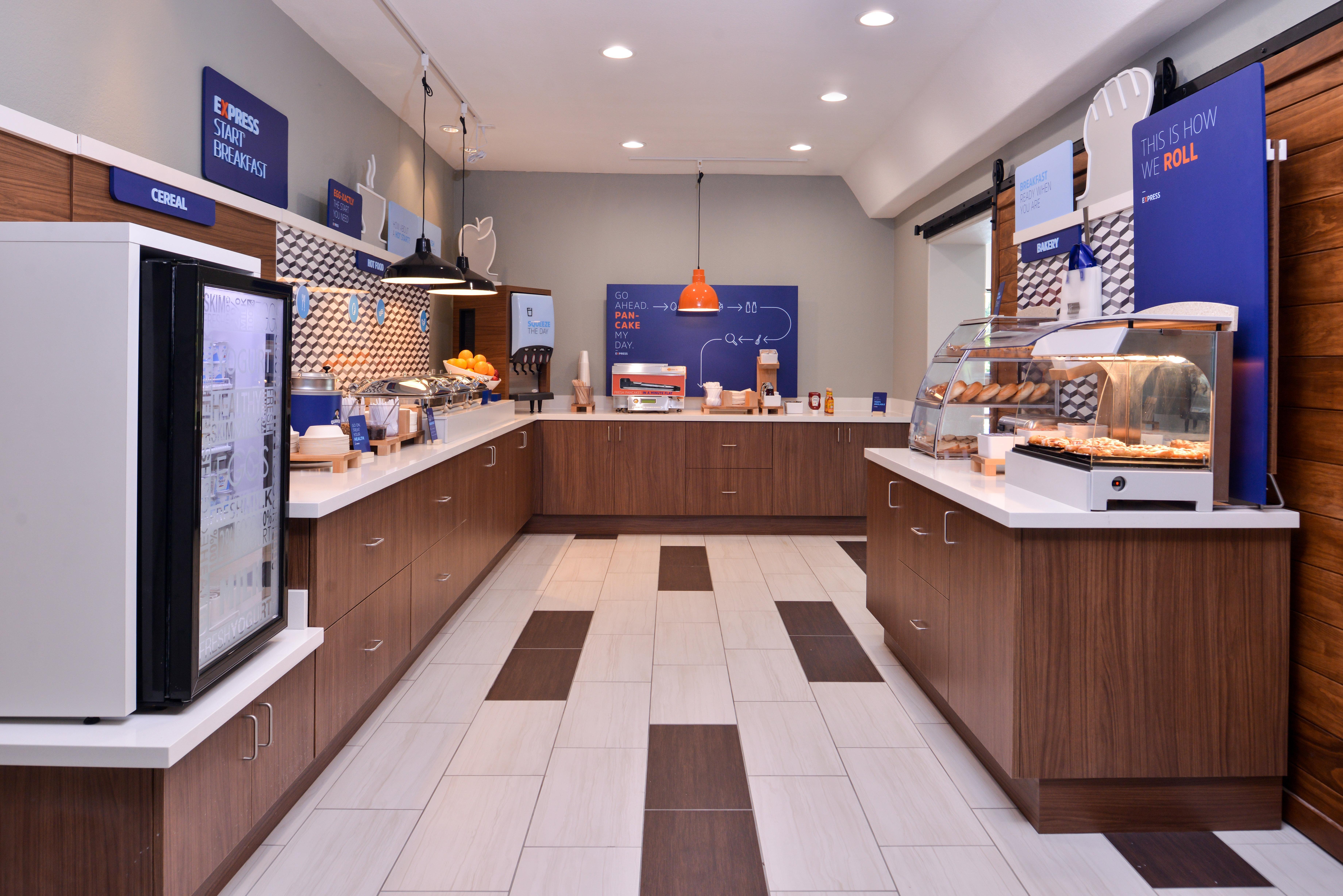 Holiday Inn Express Hotel & Suites Elgin By Ihg Extérieur photo