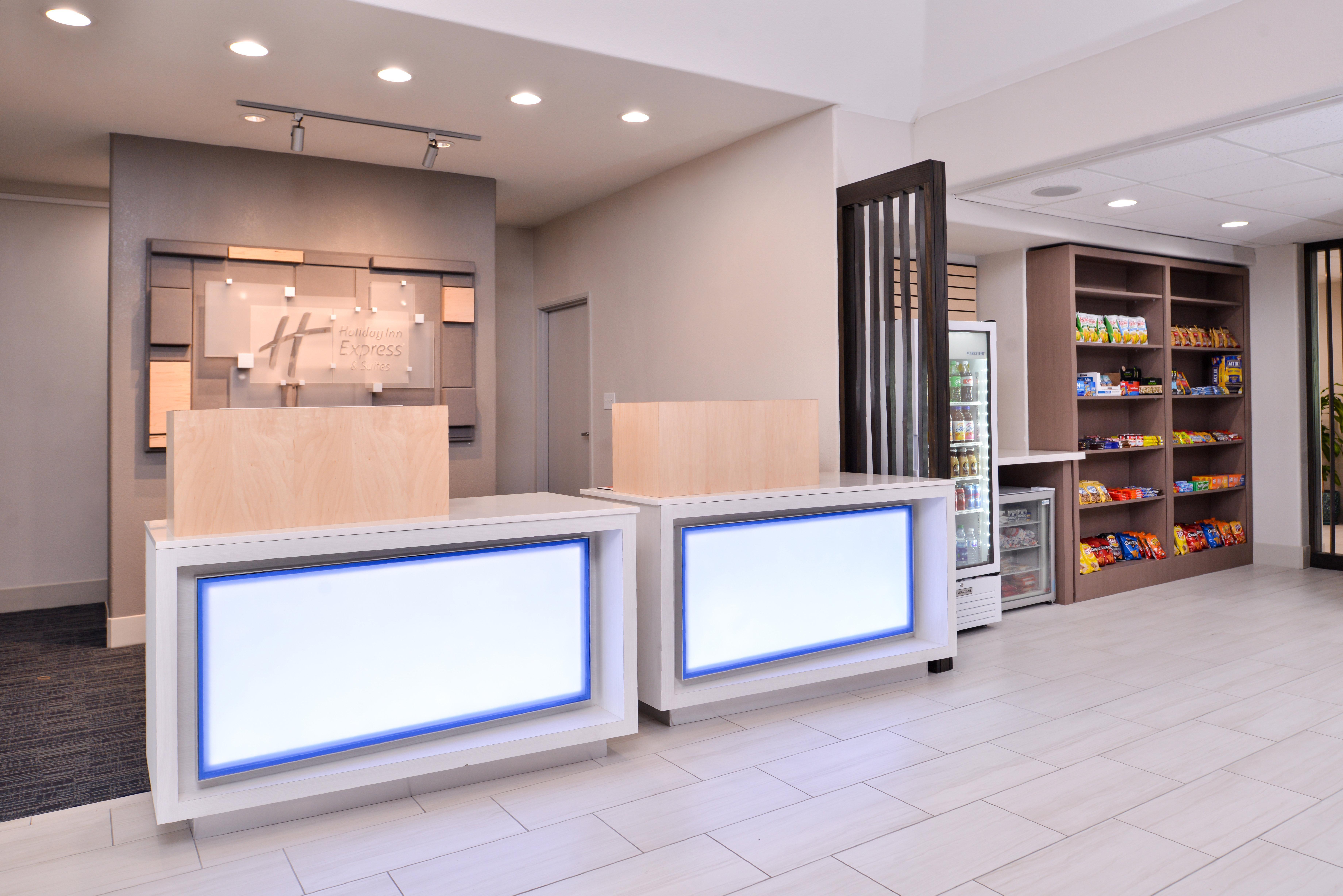 Holiday Inn Express Hotel & Suites Elgin By Ihg Extérieur photo