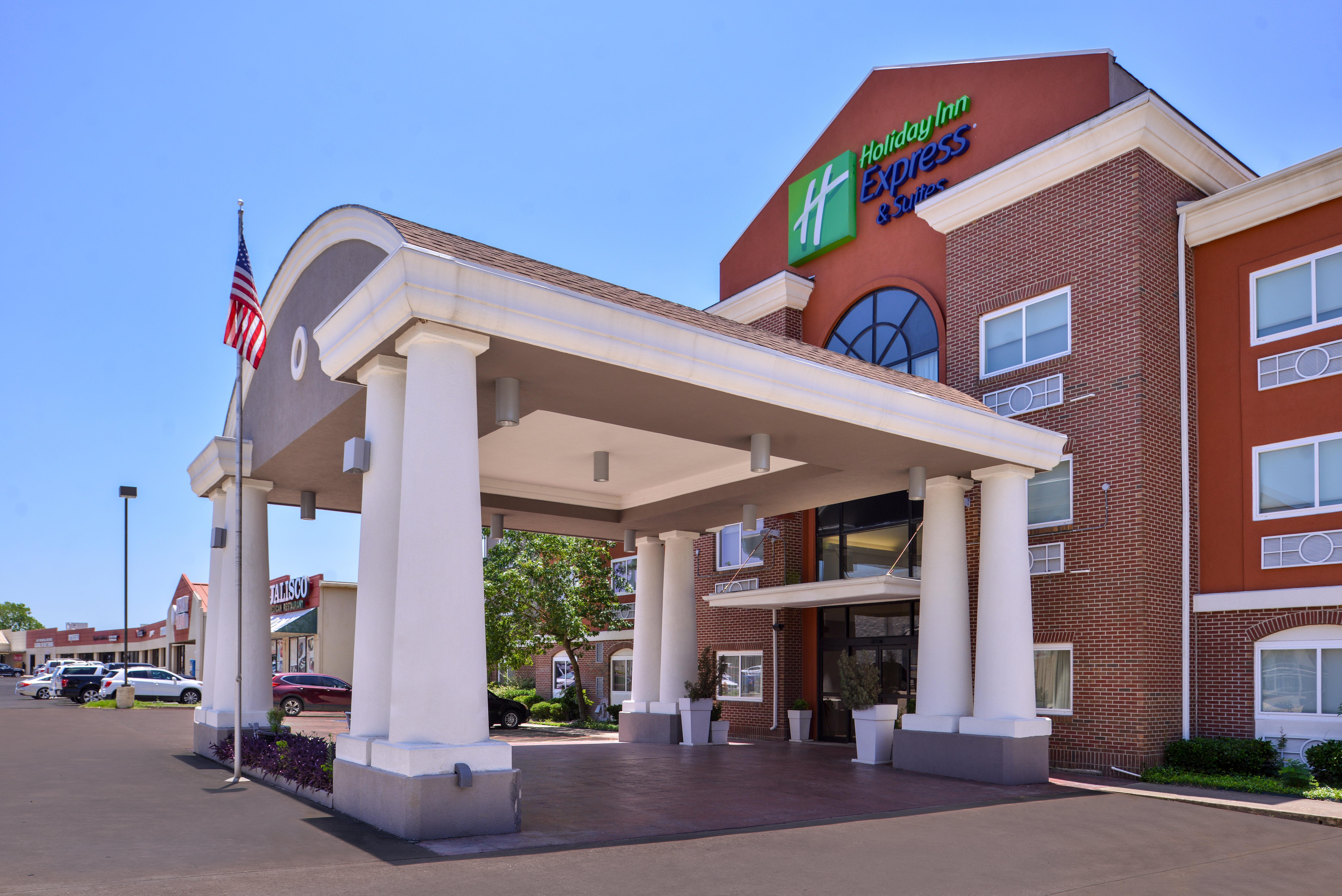 Holiday Inn Express Hotel & Suites Elgin By Ihg Extérieur photo