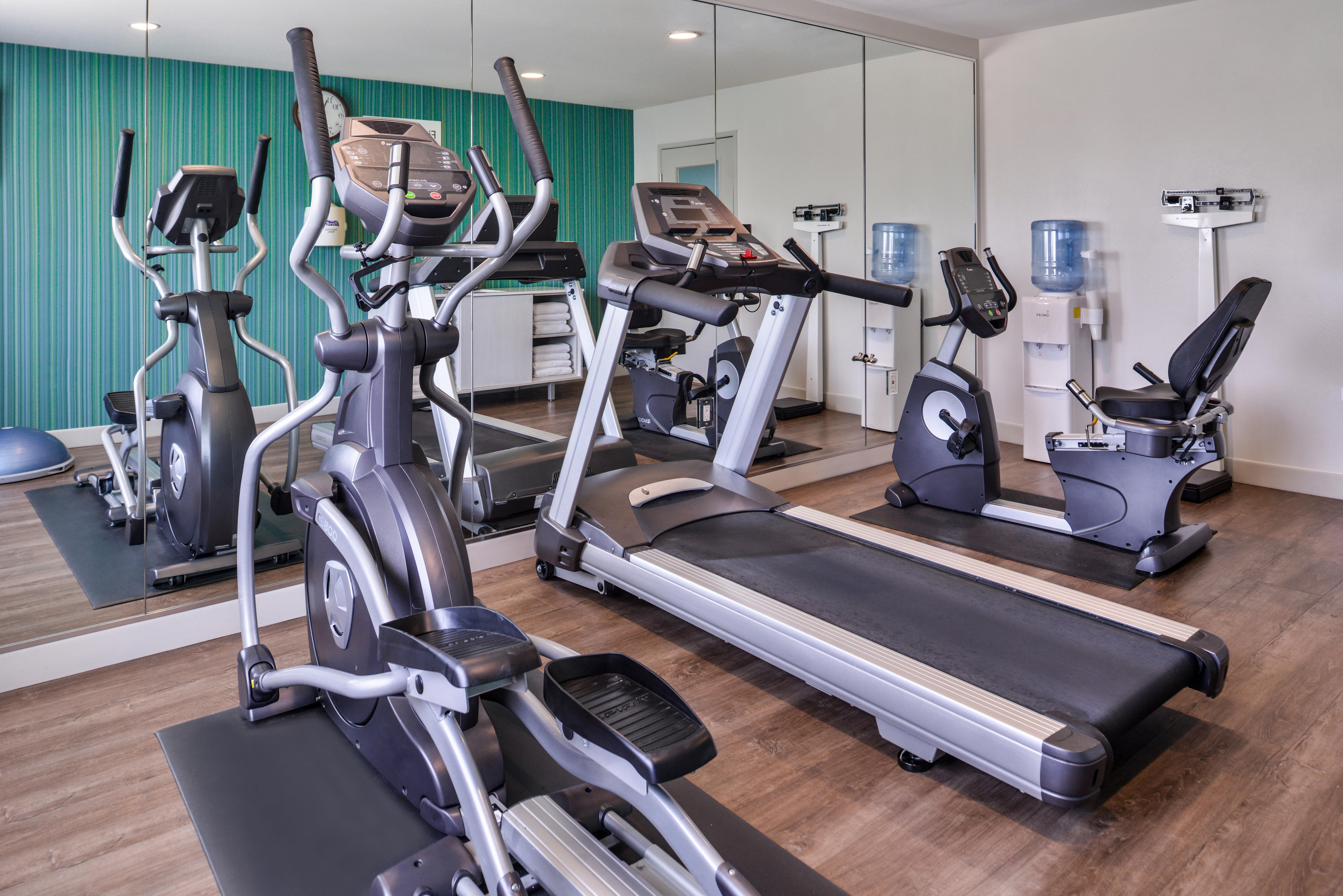 Holiday Inn Express Hotel & Suites Elgin By Ihg Extérieur photo