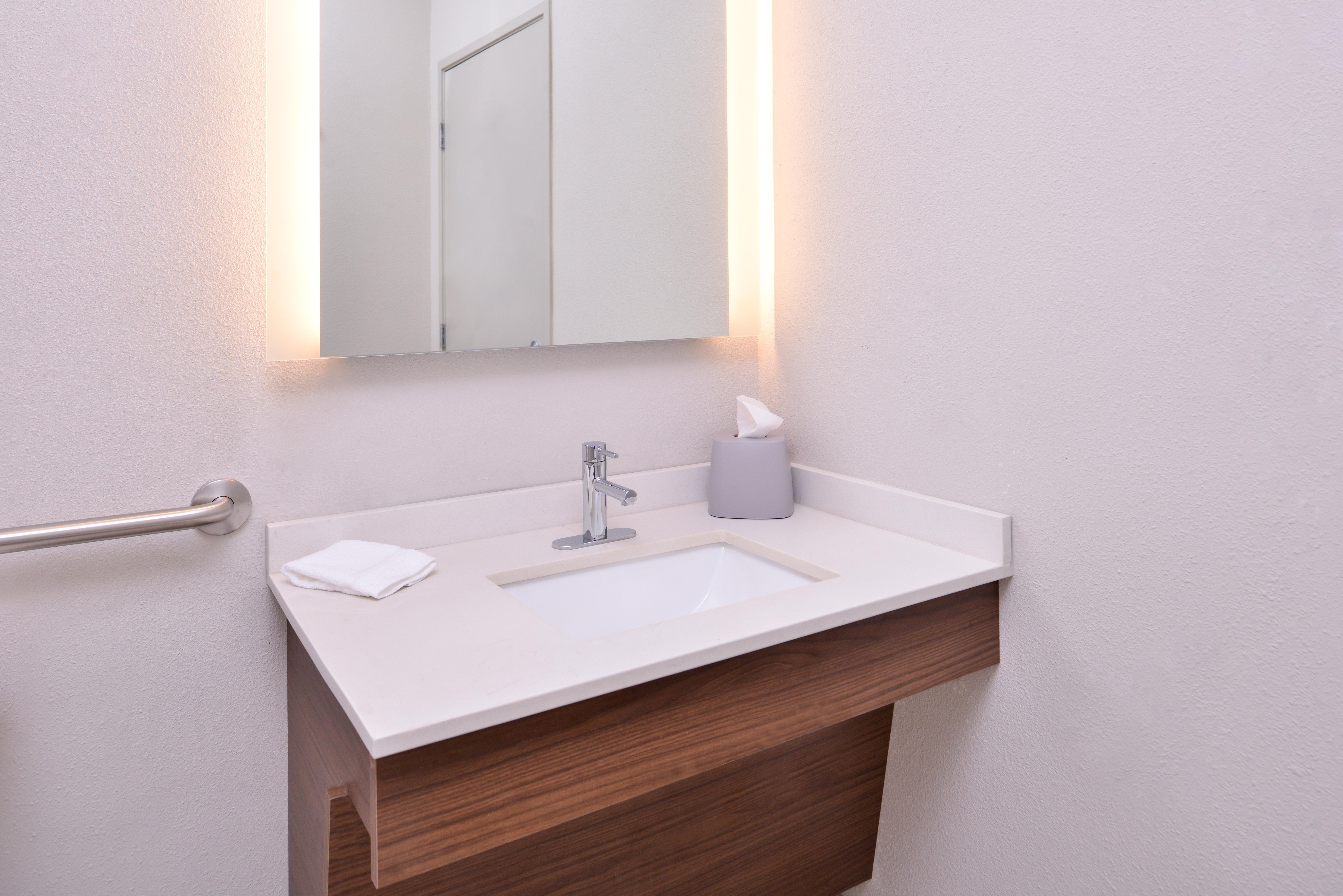 Holiday Inn Express Hotel & Suites Elgin By Ihg Extérieur photo
