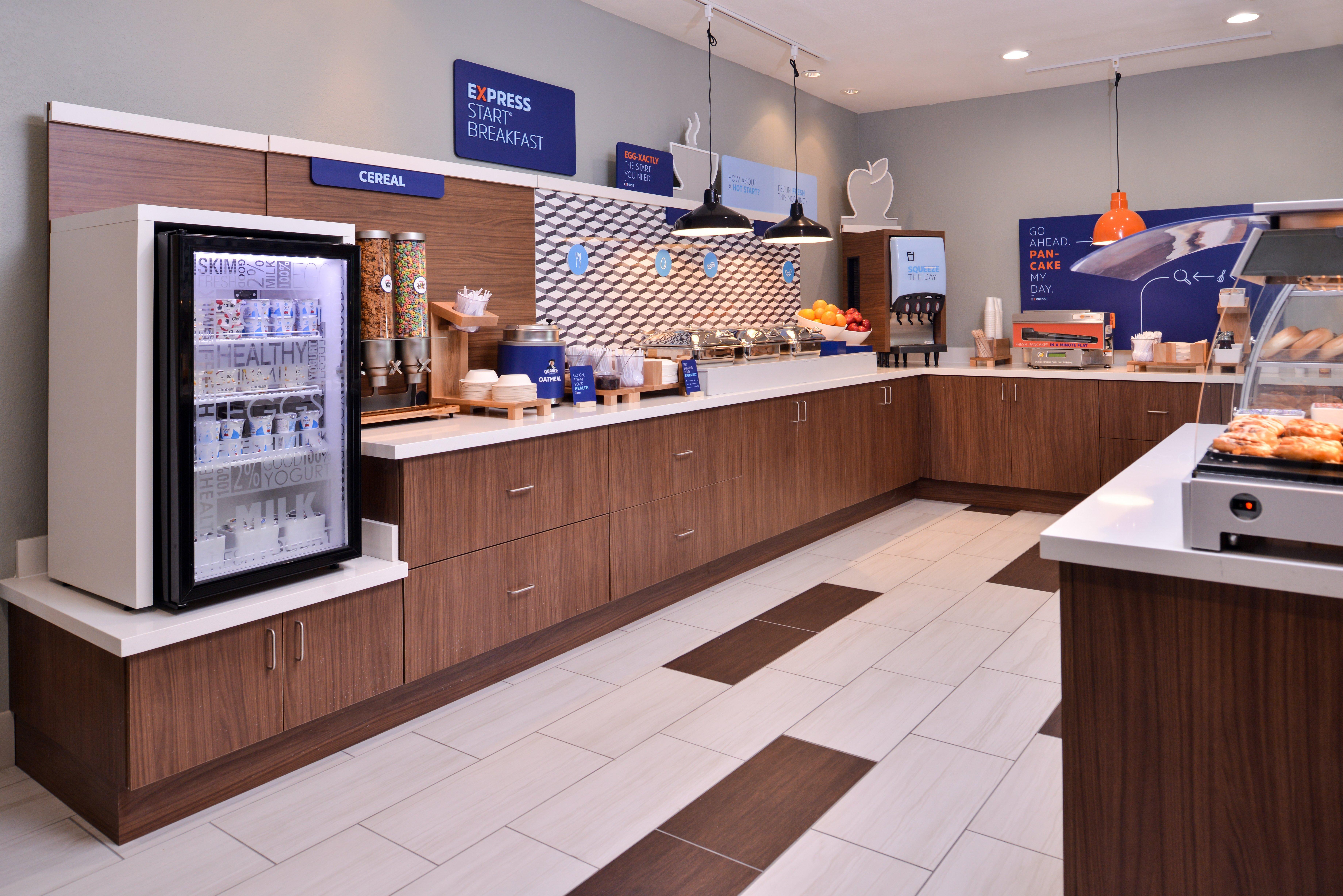 Holiday Inn Express Hotel & Suites Elgin By Ihg Extérieur photo