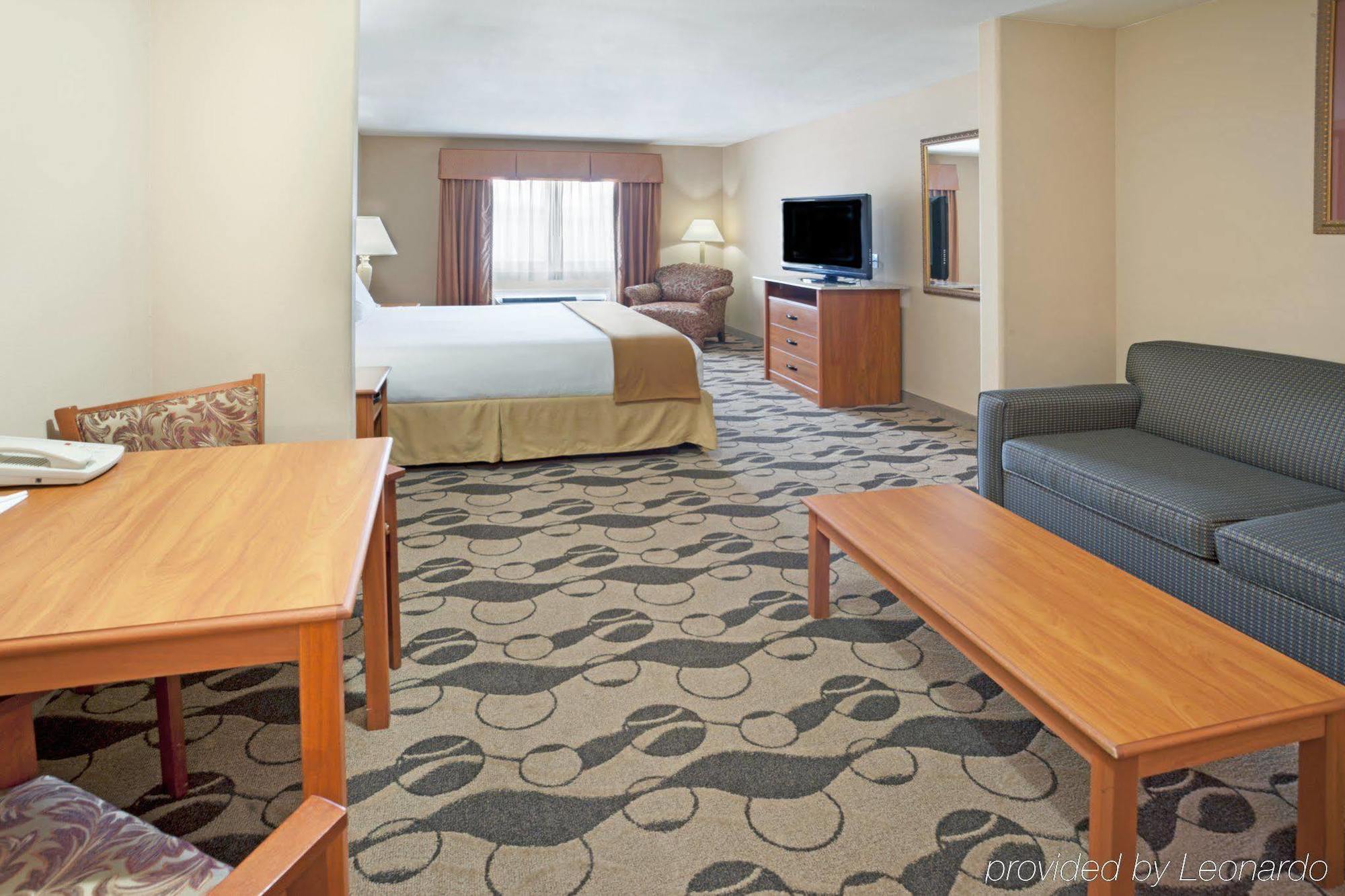 Holiday Inn Express Hotel & Suites Elgin By Ihg Chambre photo