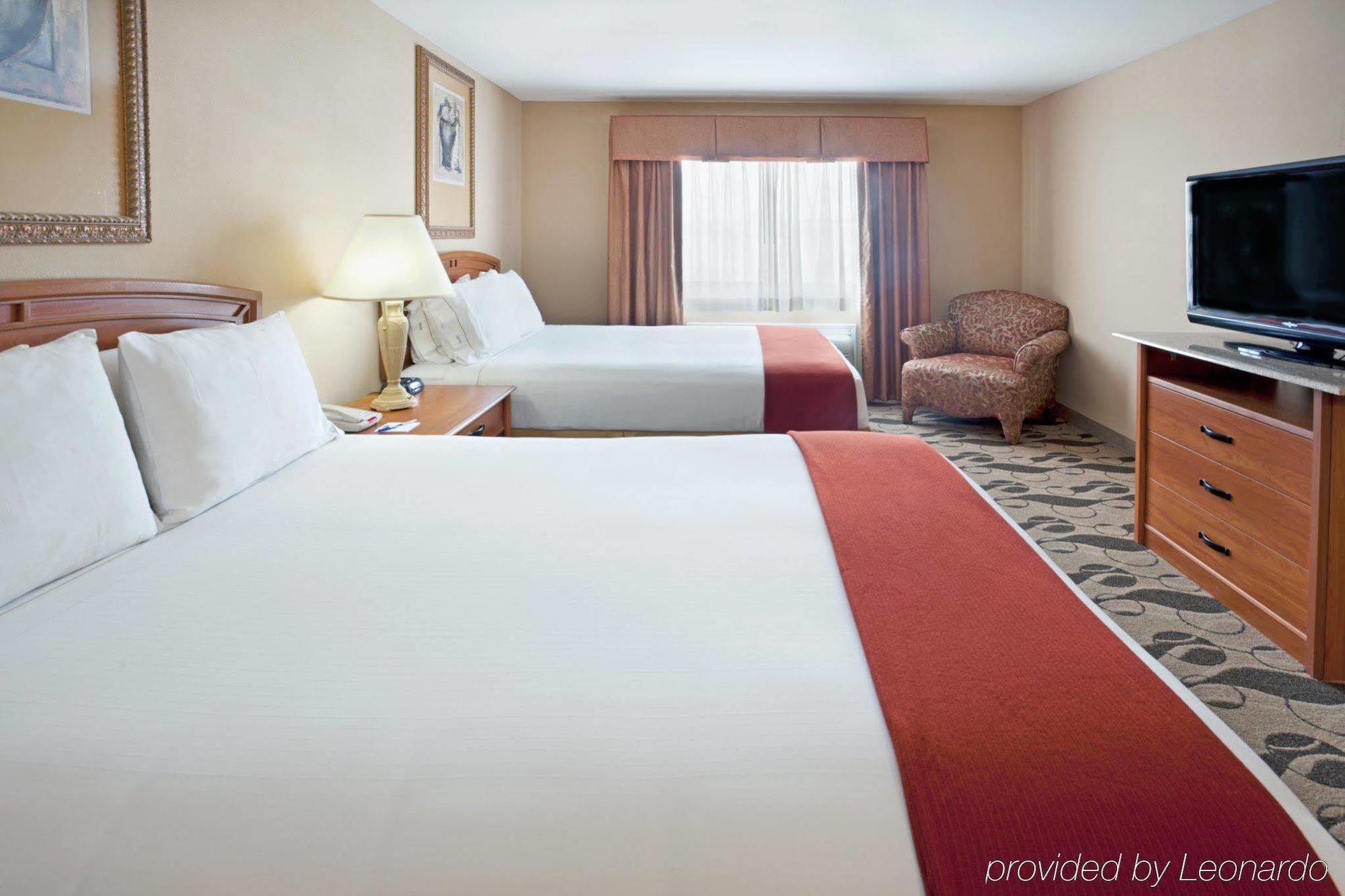 Holiday Inn Express Hotel & Suites Elgin By Ihg Extérieur photo